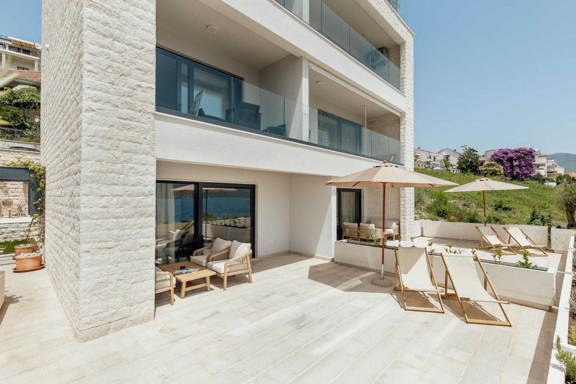 Savina Beachfront Oasis Herceg Novi Exterior foto