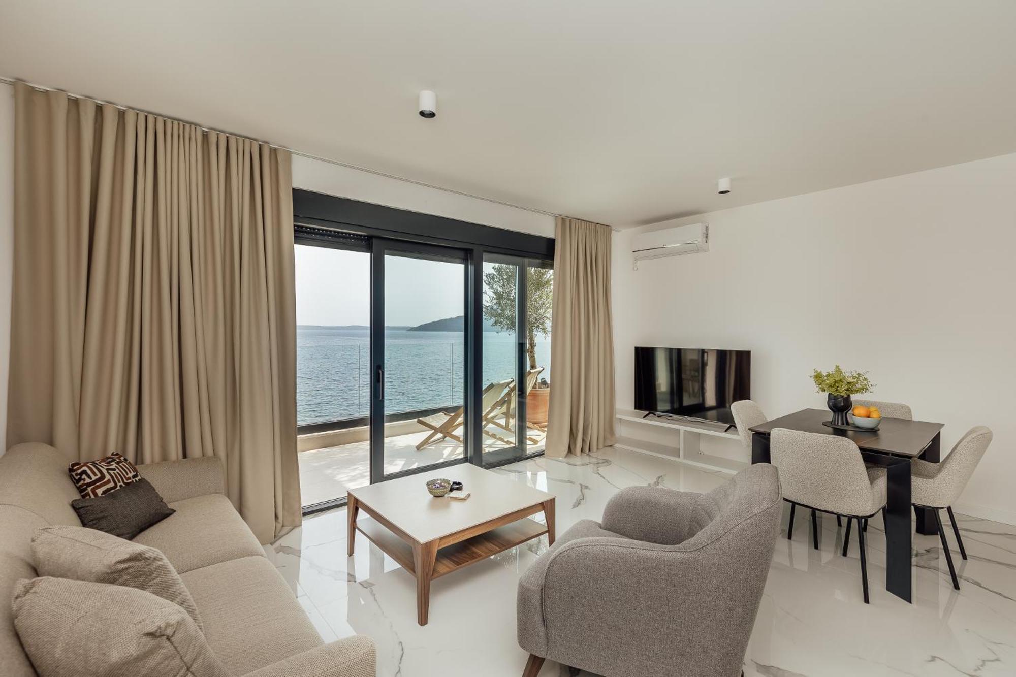 Savina Beachfront Oasis Herceg Novi Exterior foto